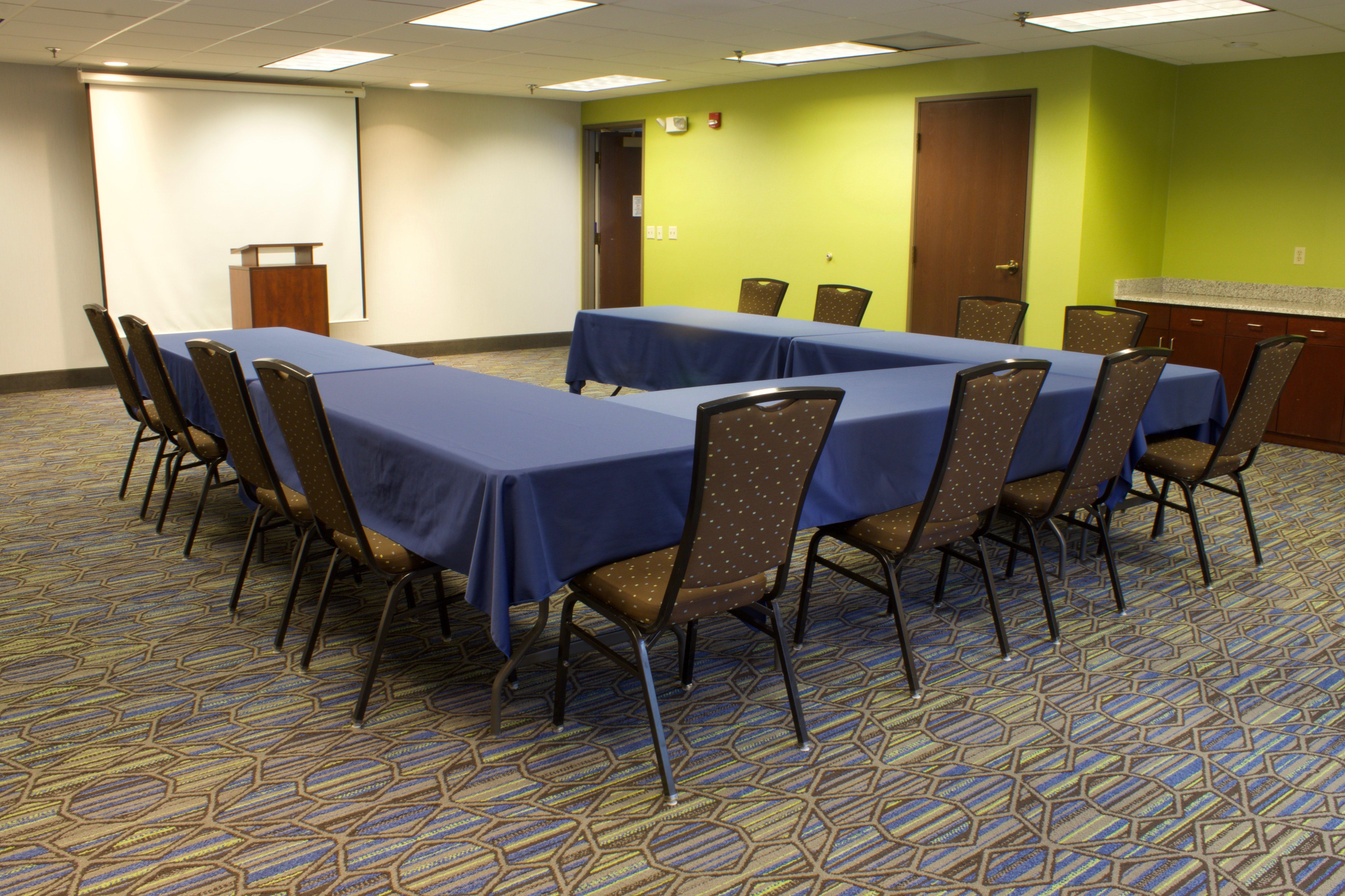 Holiday Inn Express Hotel & Suites-St. Paul By Ihg Vadnais Heights Exterior photo
