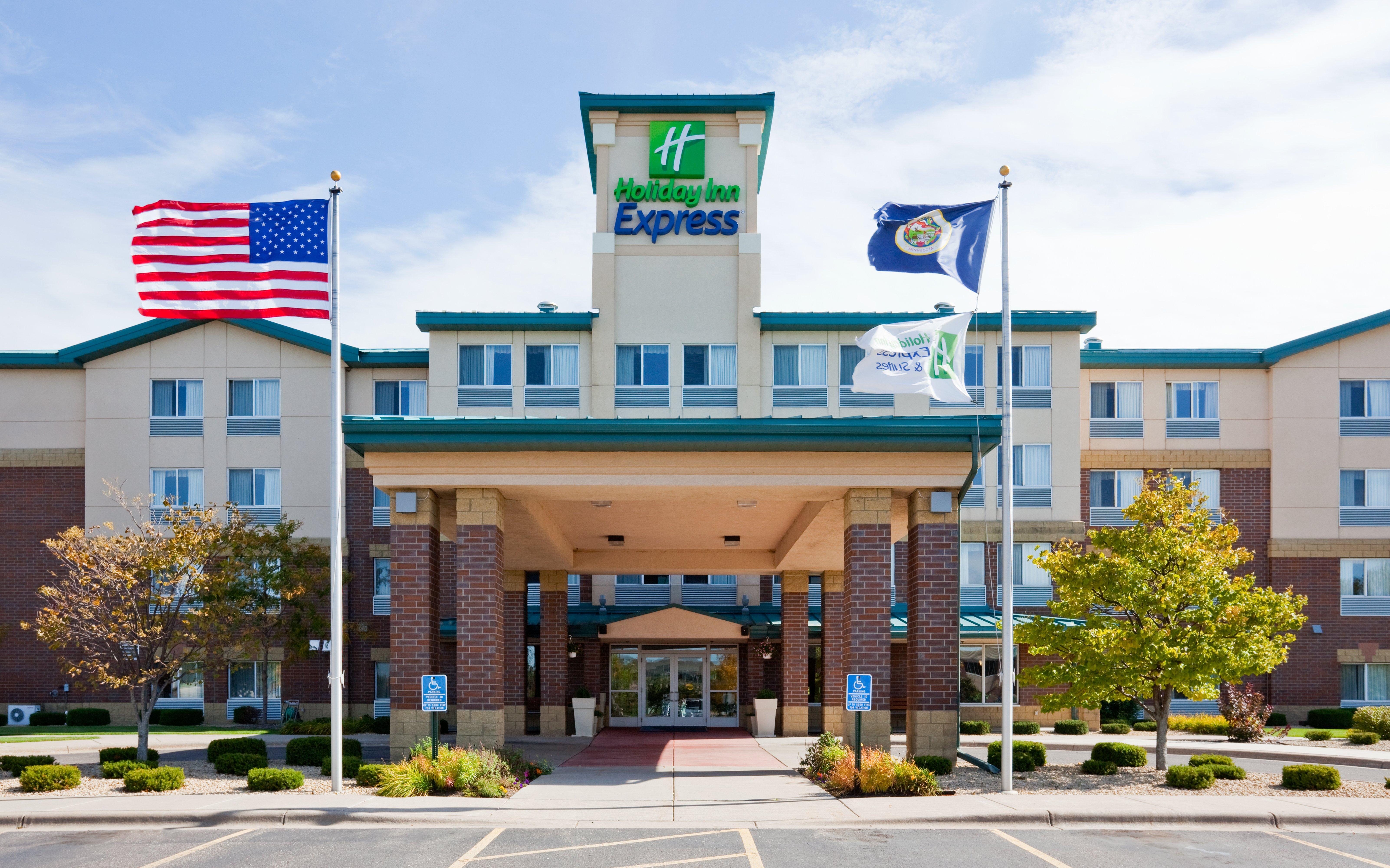 Holiday Inn Express Hotel & Suites-St. Paul By Ihg Vadnais Heights Exterior photo
