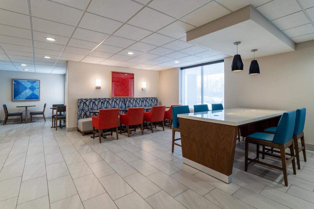 Holiday Inn Express Hotel & Suites-St. Paul By Ihg Vadnais Heights Exterior photo