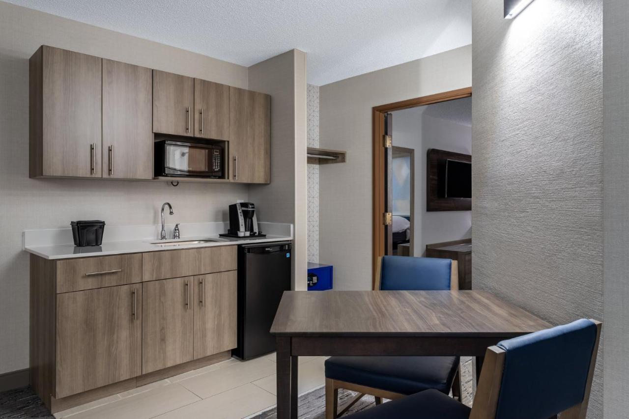 Holiday Inn Express Hotel & Suites-St. Paul By Ihg Vadnais Heights Exterior photo
