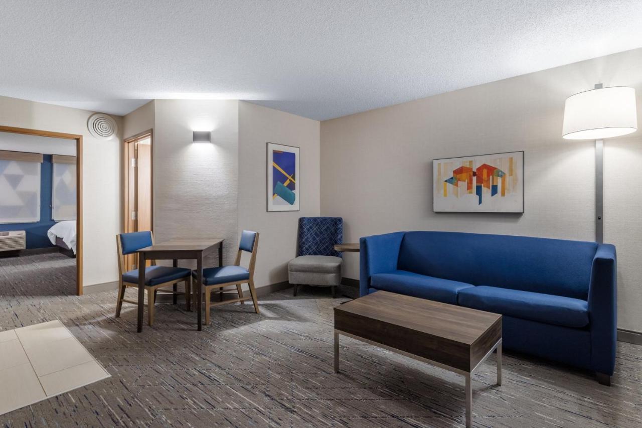 Holiday Inn Express Hotel & Suites-St. Paul By Ihg Vadnais Heights Exterior photo