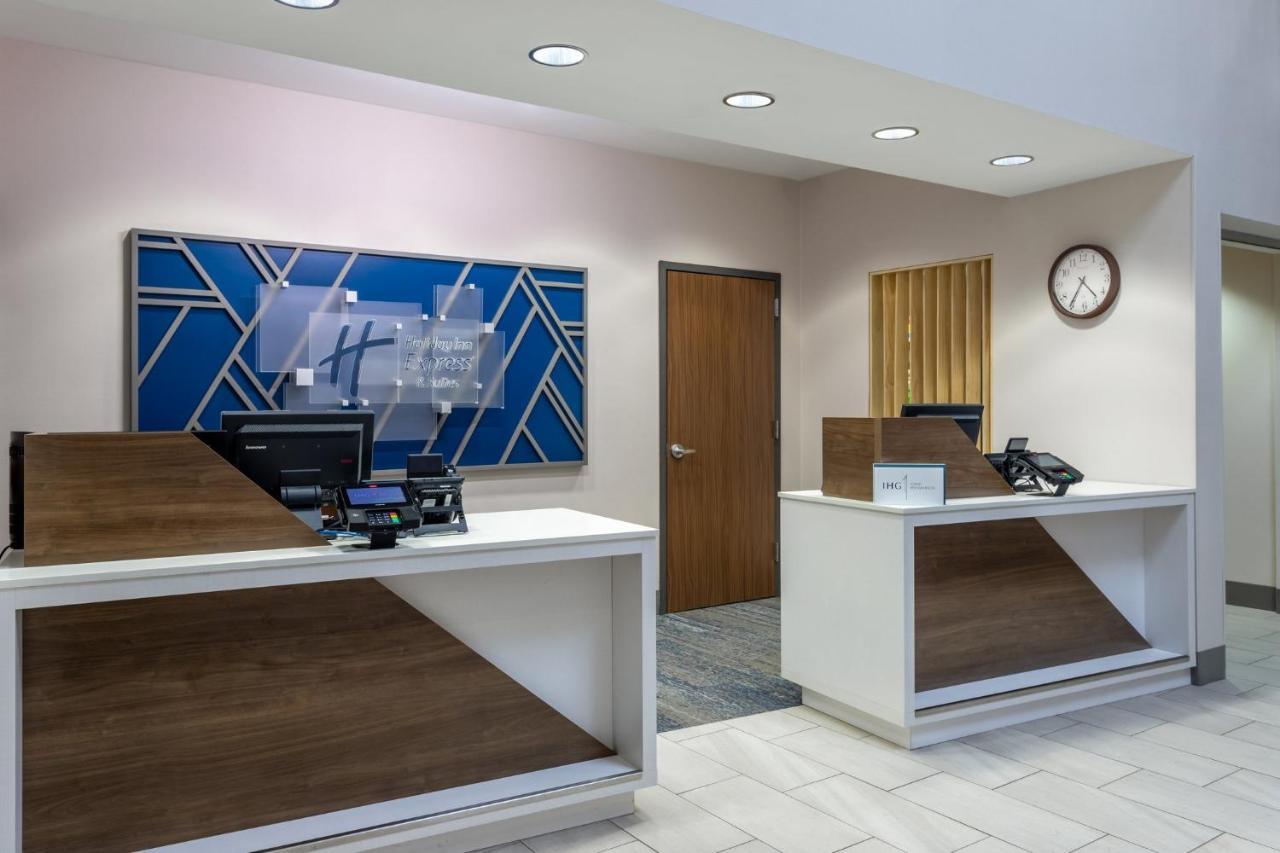 Holiday Inn Express Hotel & Suites-St. Paul By Ihg Vadnais Heights Exterior photo
