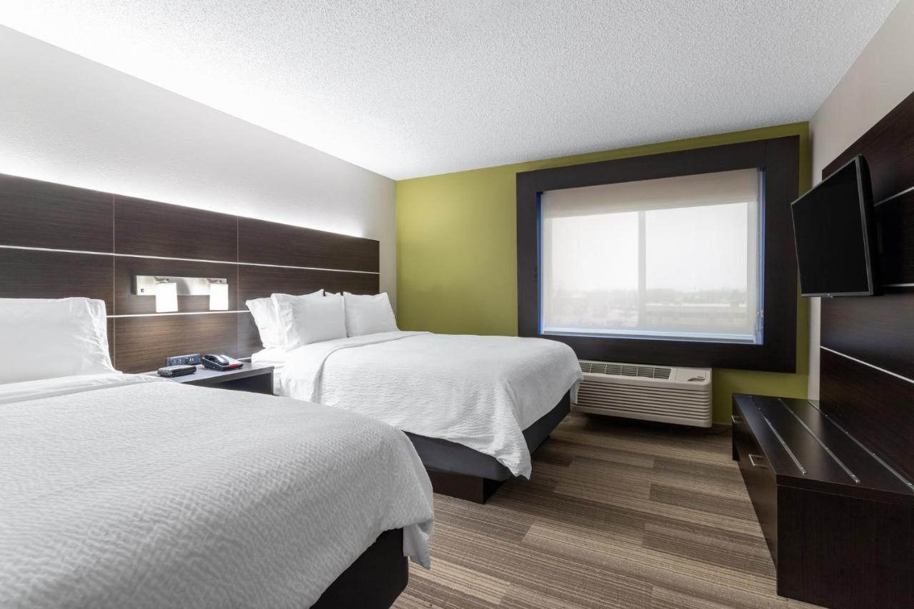 Holiday Inn Express Hotel & Suites-St. Paul By Ihg Vadnais Heights Exterior photo