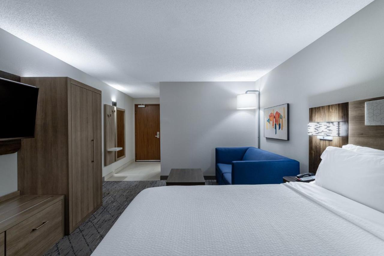Holiday Inn Express Hotel & Suites-St. Paul By Ihg Vadnais Heights Exterior photo