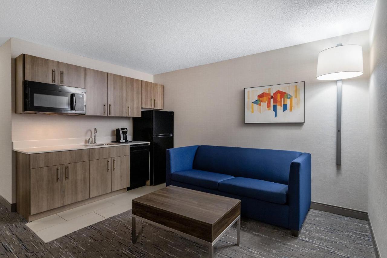 Holiday Inn Express Hotel & Suites-St. Paul By Ihg Vadnais Heights Exterior photo