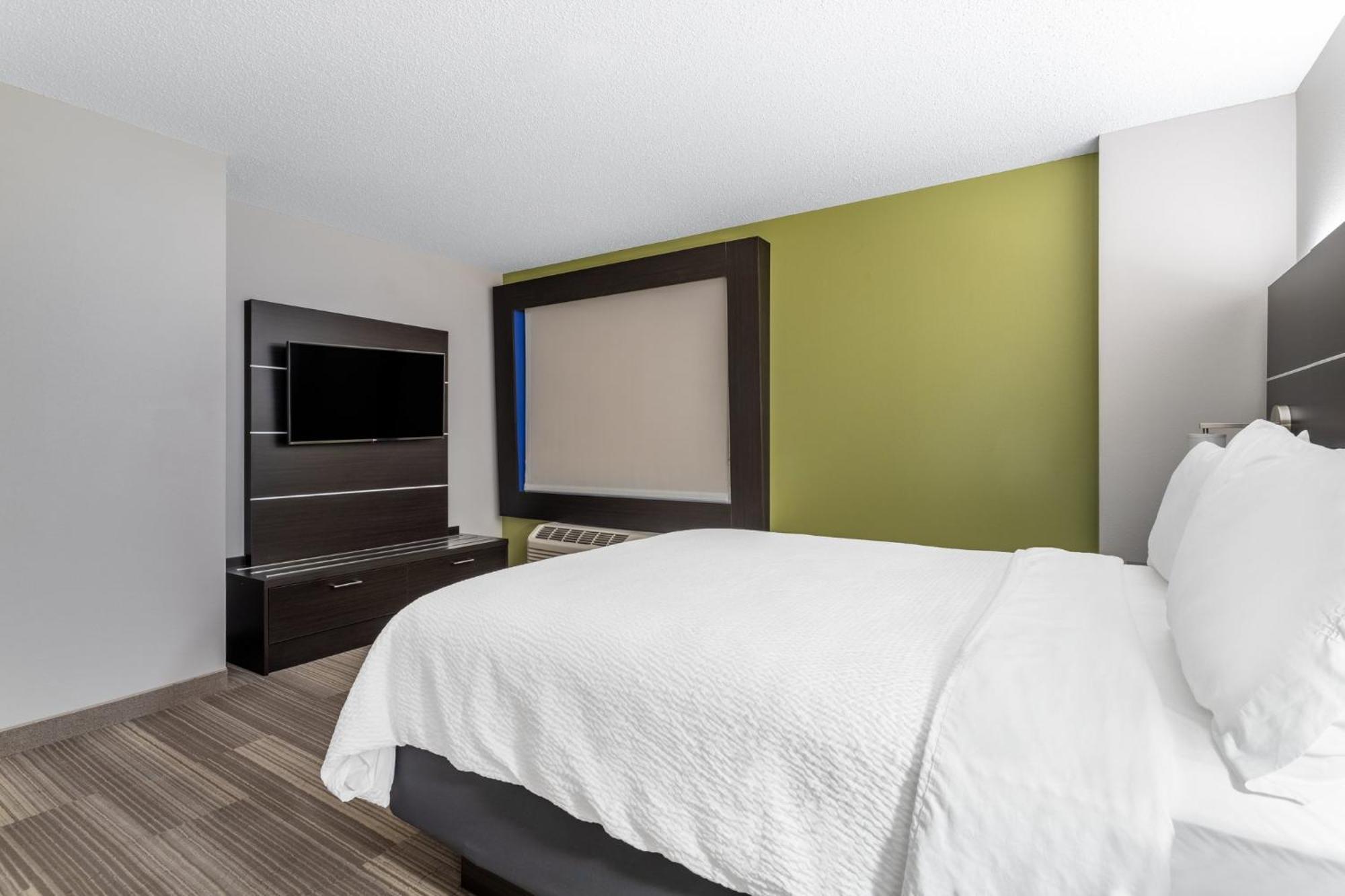 Holiday Inn Express Hotel & Suites-St. Paul By Ihg Vadnais Heights Exterior photo
