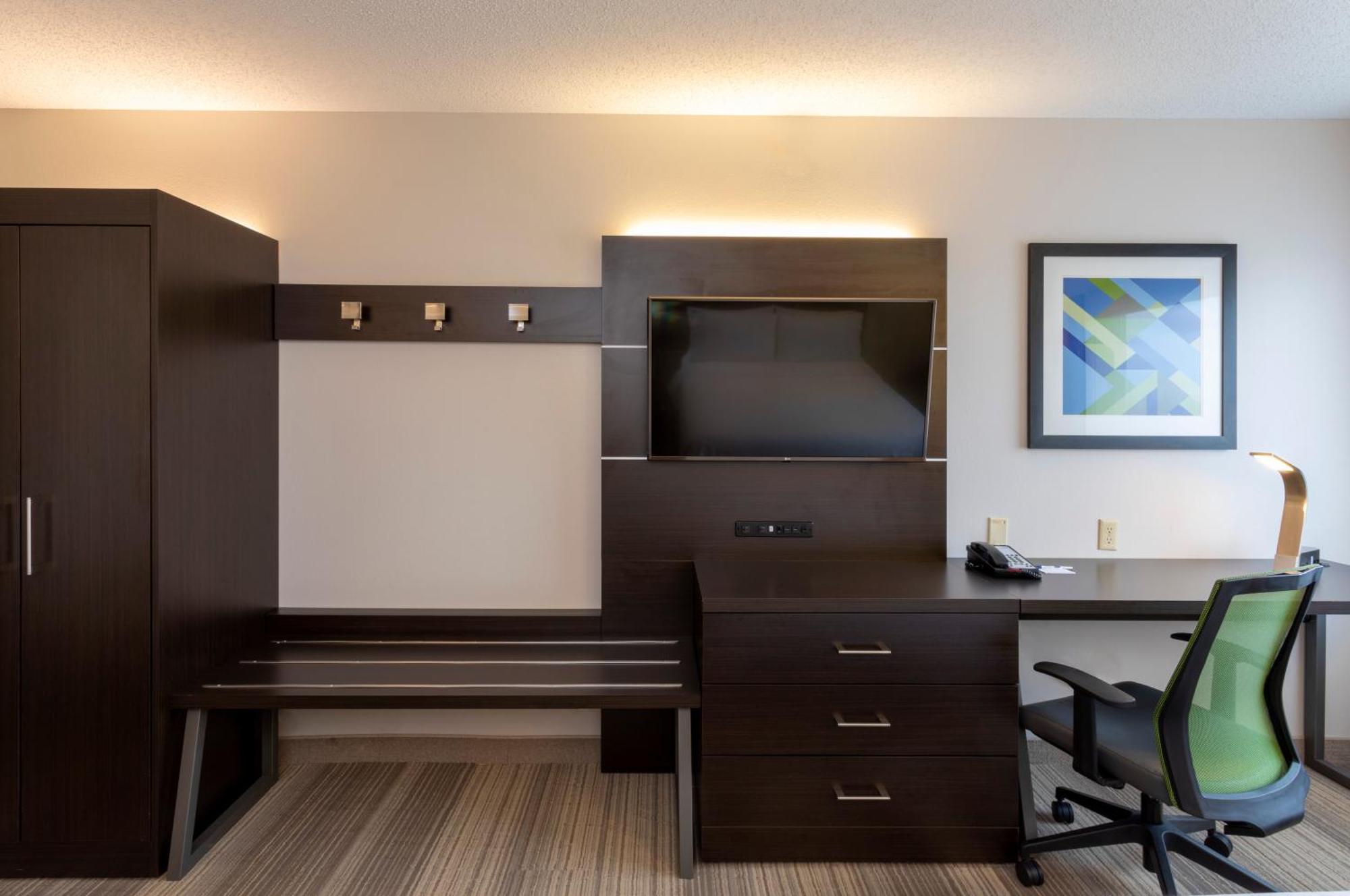 Holiday Inn Express Hotel & Suites-St. Paul By Ihg Vadnais Heights Exterior photo