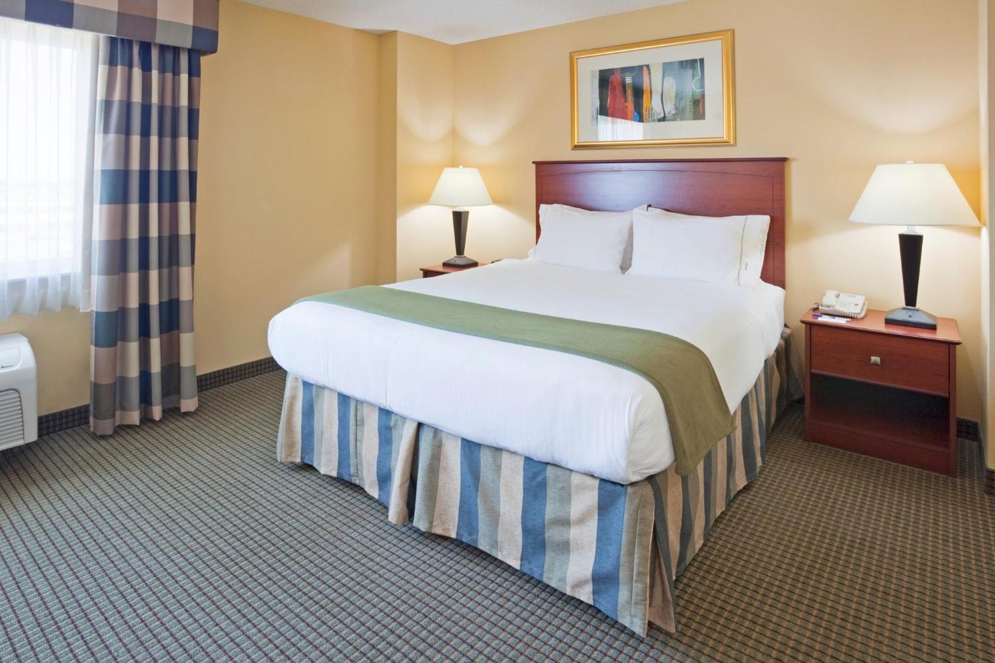 Holiday Inn Express Hotel & Suites-St. Paul By Ihg Vadnais Heights Exterior photo