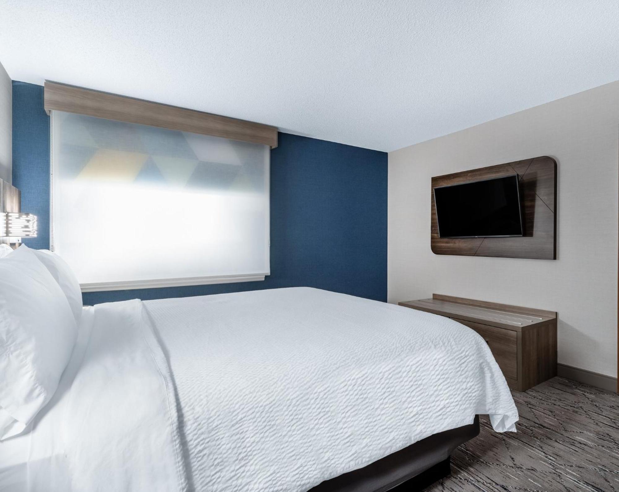 Holiday Inn Express Hotel & Suites-St. Paul By Ihg Vadnais Heights Exterior photo
