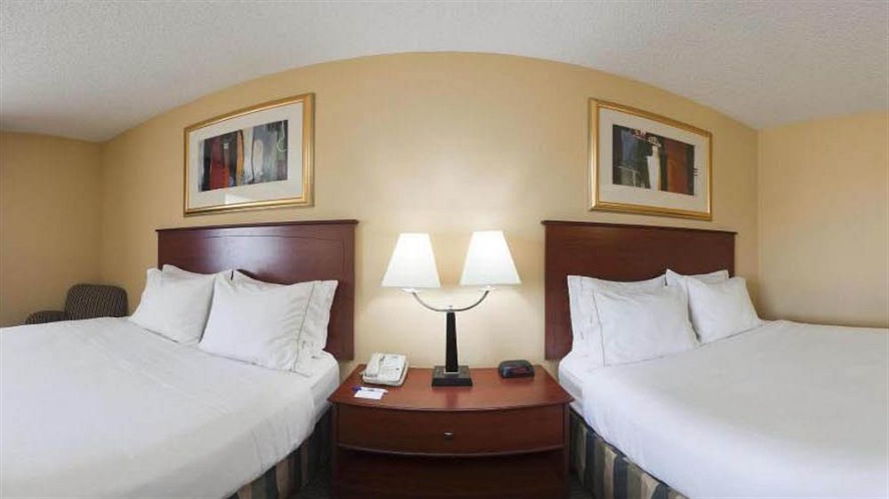 Holiday Inn Express Hotel & Suites-St. Paul By Ihg Vadnais Heights Exterior photo